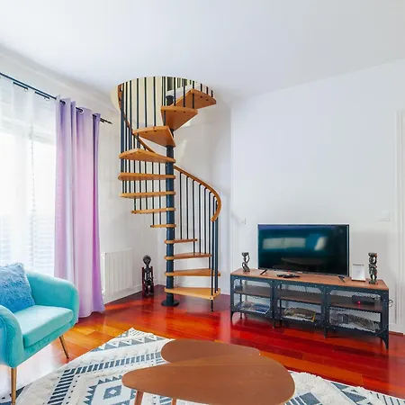 Cosy Modern - 1 Minute Walk From Train Station Apartment Creil